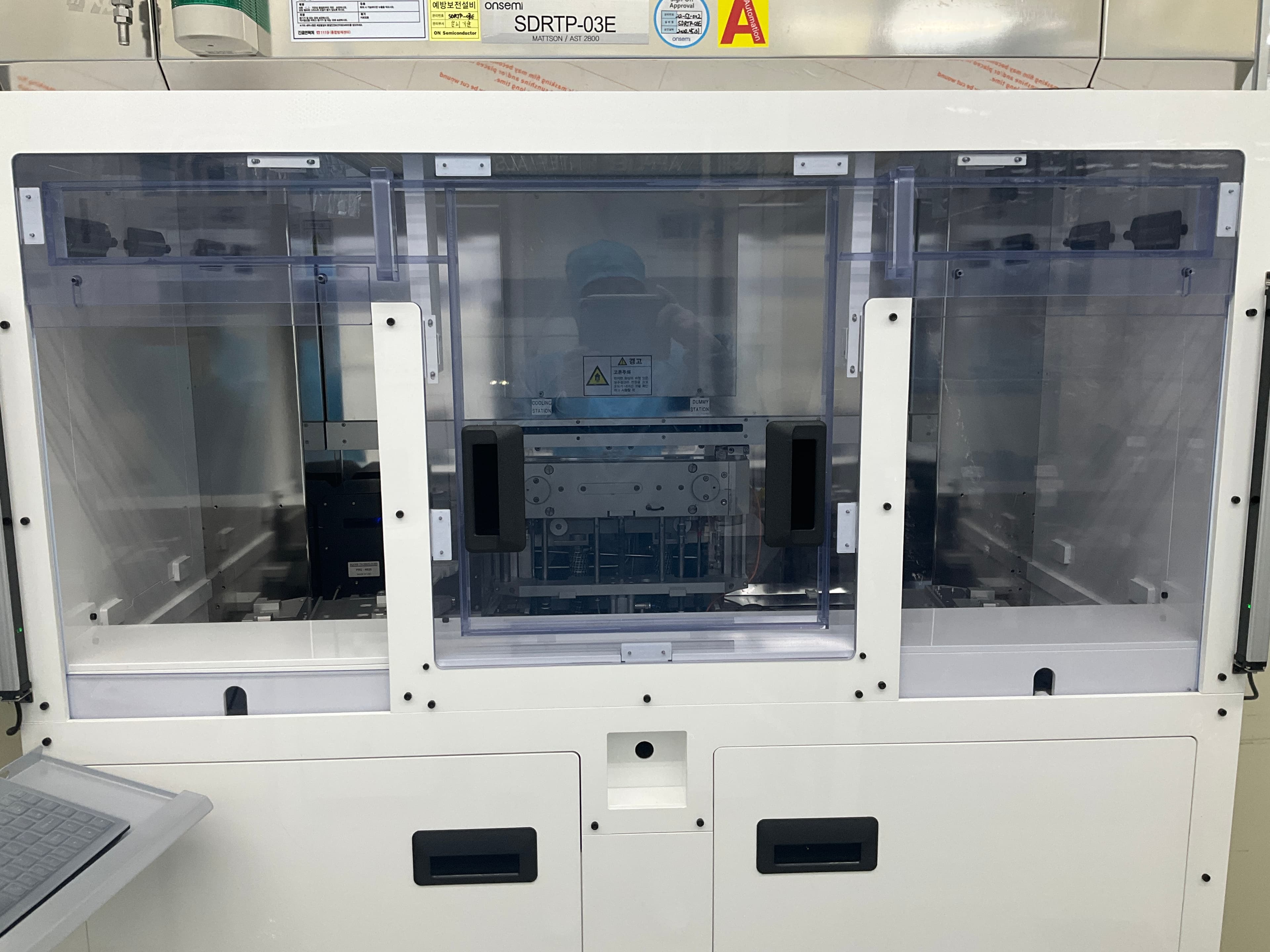 장비 전면 슬라이딩도어 설치 gallery 3